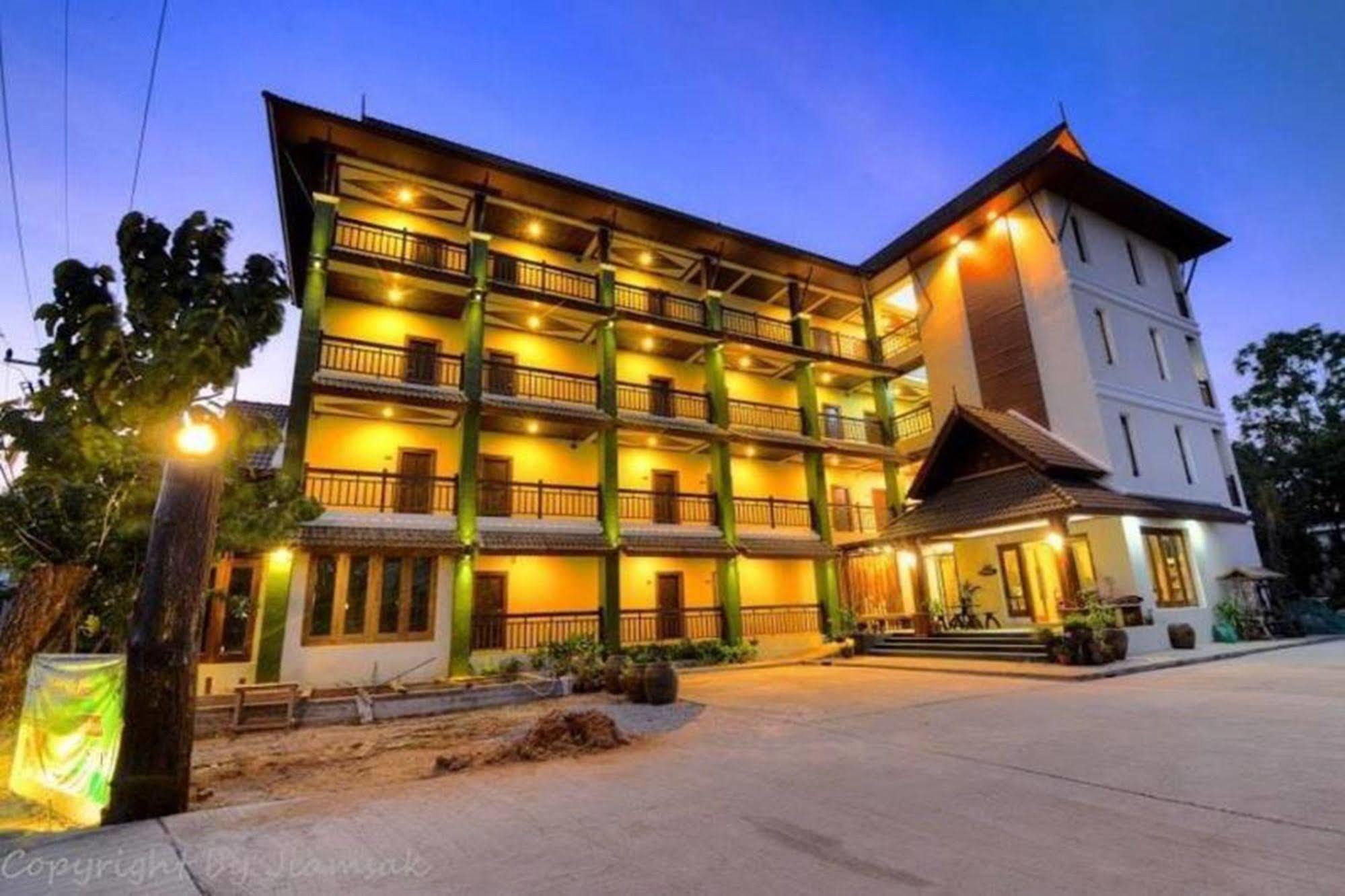 The Boon House, Khon Kaen Hotel Екстериор снимка